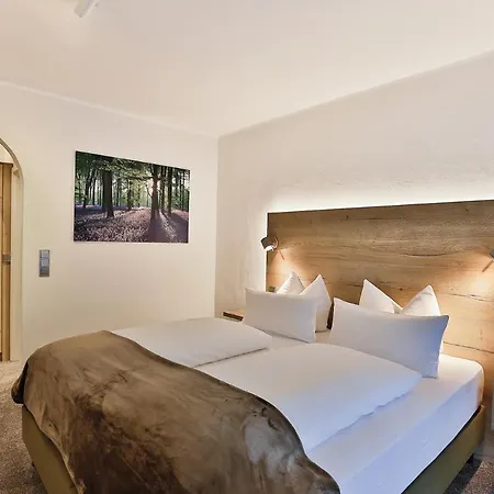 Otel Elements Christlessee
